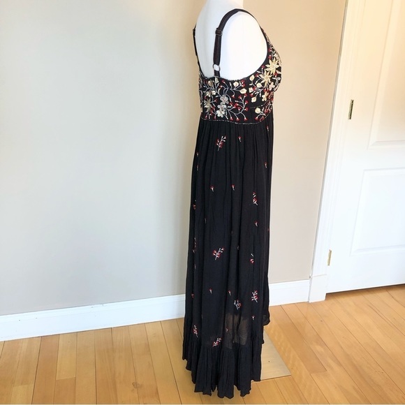 ANTHROPOLOGIE Ranna Gill Fiona Black Maxi Dress Red Floral Embroidery Ruffle Hem - Picture 5 of 15